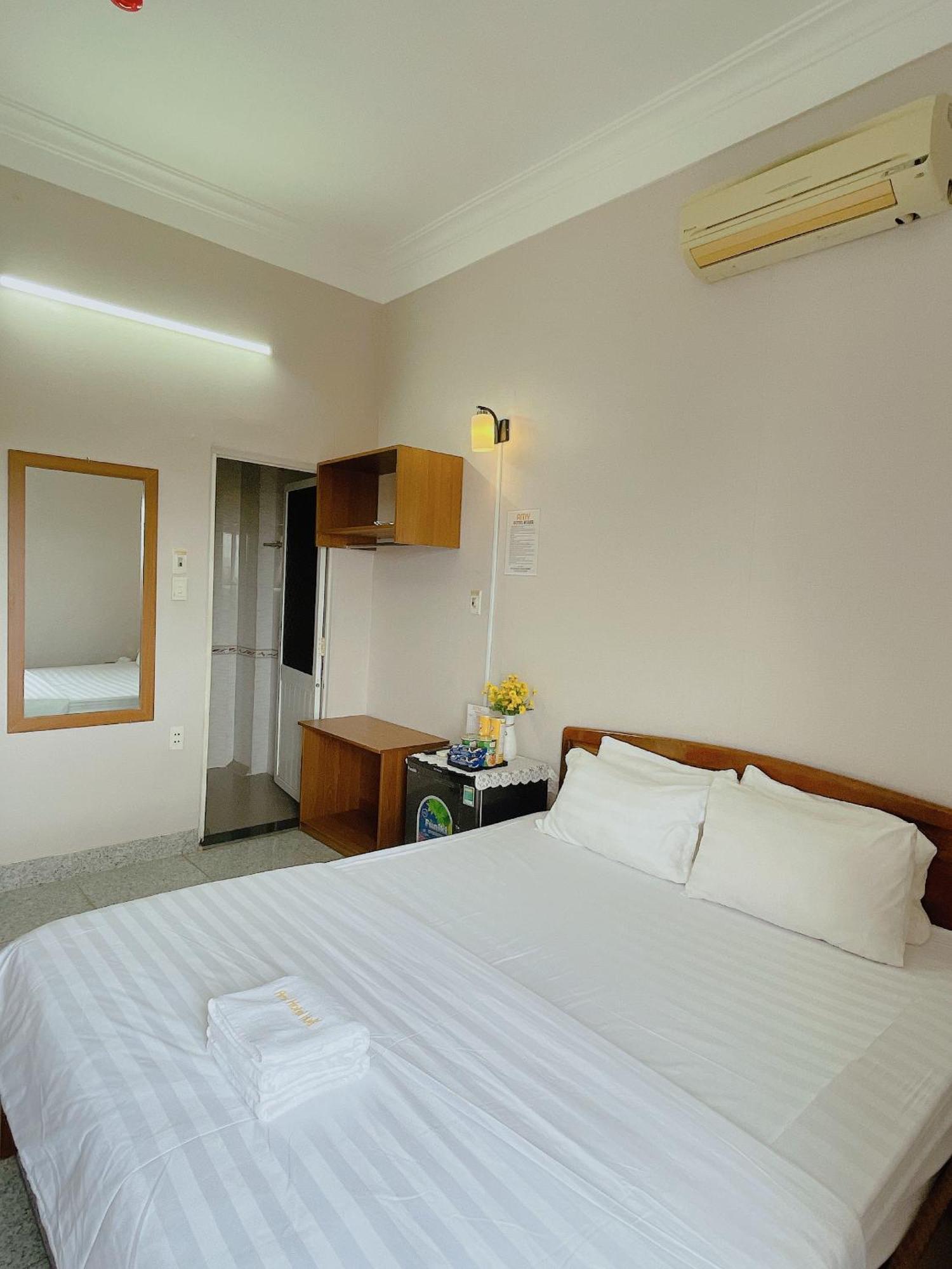 Amy Hotel Hue Exterior photo
